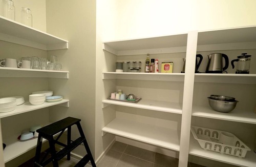 Point Cook House | Point Cook 6 BRM 4-Bathroom House for Big Group