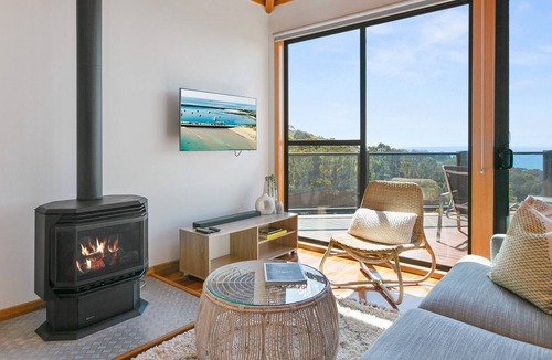 Apollo Bay Villa | Point of View Villa 5 of 5 Absolute Ocean Views