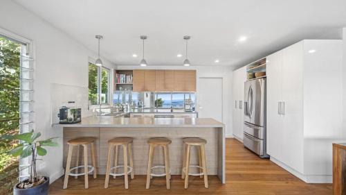 Avoca Beach House | Point View - 'amazing Views =& Location='