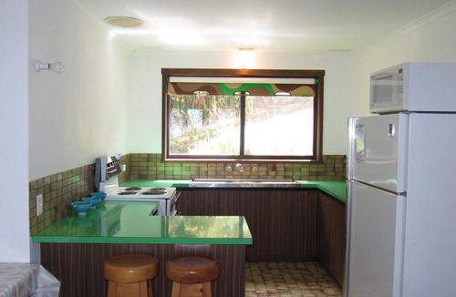 Lorne House | Polwarth - Comfortable & Affordable
