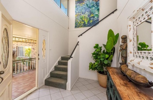 Yamba House | Ponderosa - Pet-Friendly Waterfront Luxury with a Private Pontoon - Holiday Yamba