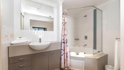 Ettalong Beach House | Pool Delight - Ettalong Beach Resort