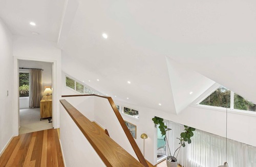 North Avoca House | Pool & Spa · Home Theatre · Walk to Beach