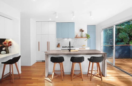 North Avoca House | Pool & Spa · Home Theatre · Walk to Beach