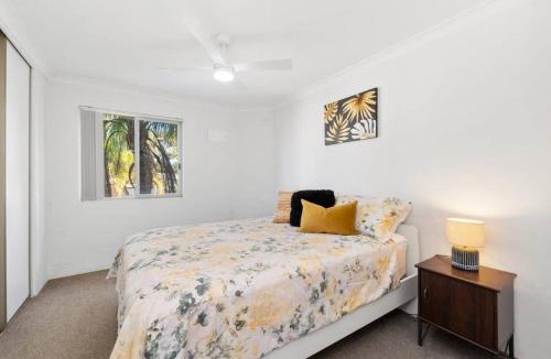 Fremantle Apartment | Poolside RetreatNear FremantleKing Bedcar park