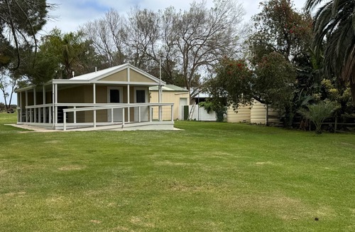 Warrow RV Rental | Poona Farm Estate - Caravan & Camping