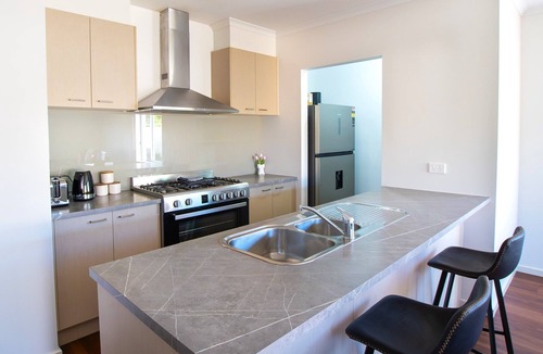 Shepparton North House | Popular Prestige Villa Shepparton North