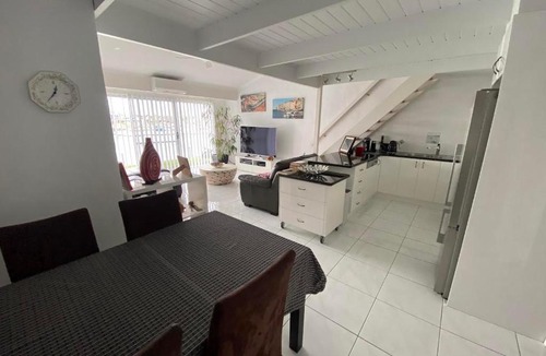 Port Lincoln Apartment | Port Lincoln Marina Waterfront Apartment