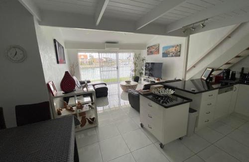 Port Lincoln Apartment | Port Lincoln Marina Waterfront Apartment