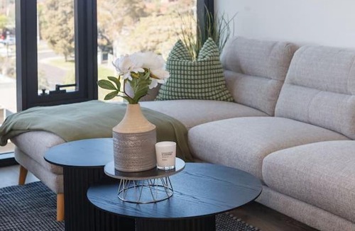 Port Melbourne Apartment | 'Port Panorama' A Stunning Resort-style Stay