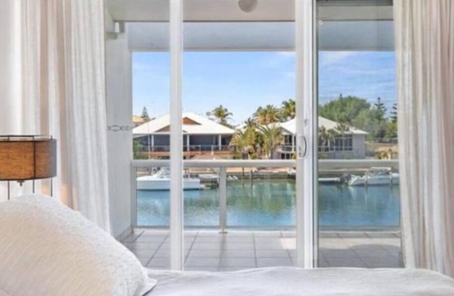 Halls Head House | Port Sails Escape -Water front Townhouse