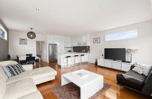 Portarlington House | Port Views