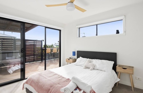 Portarlington House | Portarlington Gem - Two storey retreat with great views.