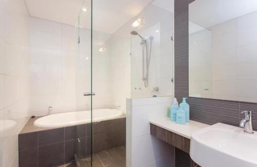 Fremantle Apartment | Portview 3BR King Beds Balcony & Pool