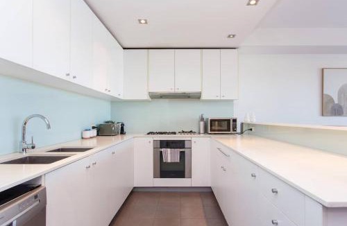 Fremantle Apartment | Portview 3BR King Beds Balcony & Pool