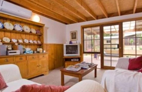 Blairgowrie House | Possum cabin by the sea