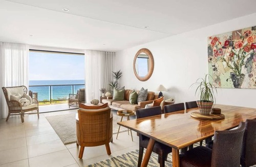Sunrise Beach Apartment | Postcard on Sunrise Ocean Views walk to Beach