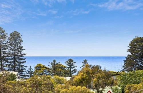 Lorne House | Prasino in Central Lorne