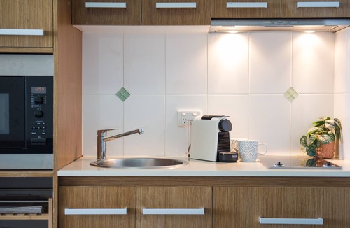 Airlie Beach Apartment | Premier 3 bedroom apartment with sweeping ocean views