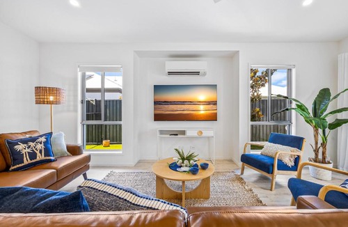 Peregian Beach House | Premium 4-Bed Coastal Escape with BBQ and Pool