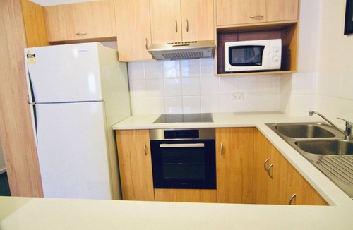 North Adelaide Apartment | Prime Location | North Adelaide 2BR Apt, Melbourne St | Courtyard |Near CBD Events + Private Parking