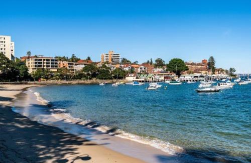 Manly Apartment | Prime Manly Location - Beach & Wharf Nearby