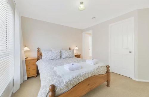 Bathurst Villa | Prime on Piper
