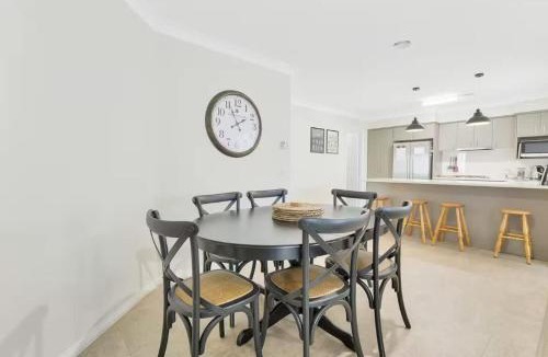 Bathurst Villa | Prime on Piper