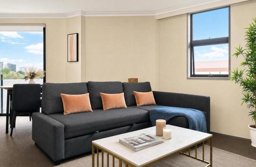 Ultimo Apartment | Prime Sydney 3BR - Pool,Gym 2 Parking with Balcony