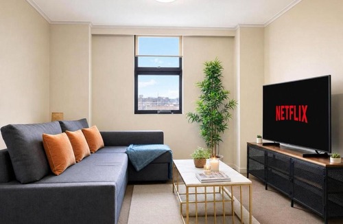 Ultimo Apartment | Prime Sydney 3BR - Pool,Gym 2 Parking with Balcony