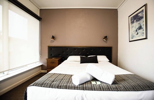 Penola Hotel | Prince of Wales Hotel Motel