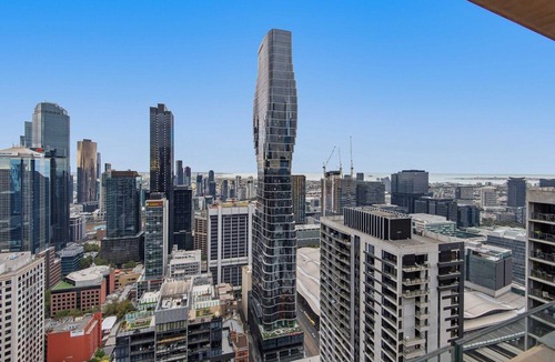 Melbourne Central Business District Apartment | Pristine 2-Bed Central Apartment with City Views