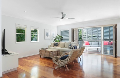 Noosaville House | Privacy by the river, Noosaville