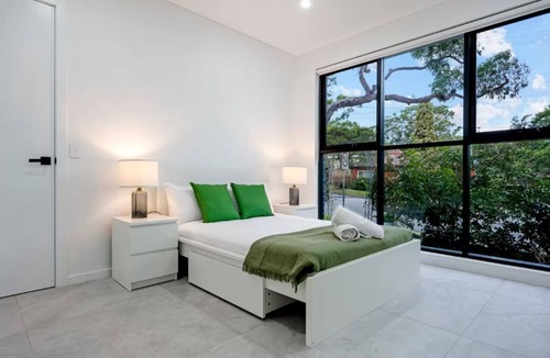 Peakhurst House | Private 2BR Suite with Separate Entry In Peakhurst