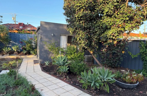 Dianella Apartment | Private and Cozy Guest Flat in Central Dianella