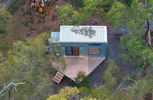 Welshpool Cottage | Private bespoke tiny house on rosemary farm & distillery, close to Wilson's Prom