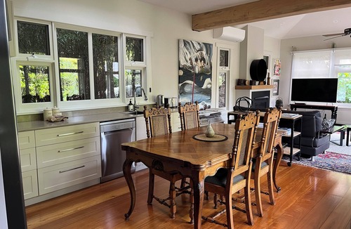 Bowral Cottage | Private guesthouse in beautiful garden