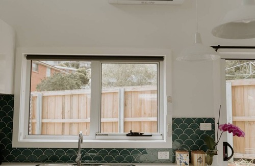 Bellerive Cottage | Private Guesthouse Retreat – Close to Everything, Peaceful Stay