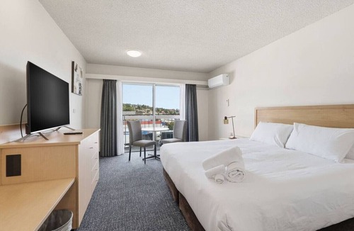 Hobart Central Business District Apartment | Private King Suite | Hobart CBD