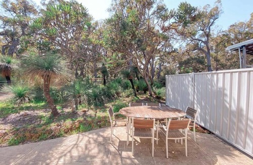Yallingup Apartment | Private One-Bedroom Studio Nestled in Bushland
