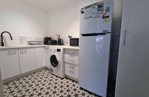 Terrigal Apartment | Private pool & sauna 60 seconds drive to Avoca beach or Terrigal beach & shopsnn