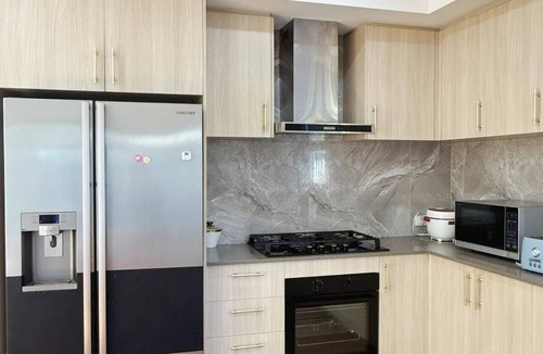 Girrawheen House | Private Queen Room with Ensuite | Free Parking | Self Check-in | Perth