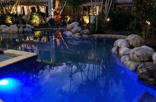 Port Douglas Villa | Private Villa with large fenced courtyard garden, close to St Crispins Cafe.