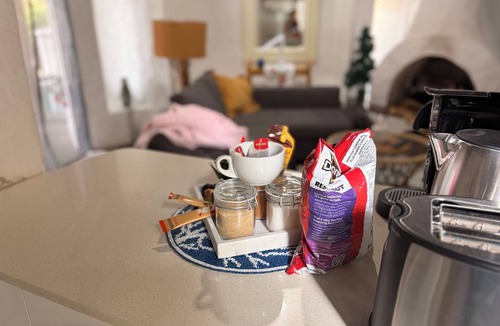 Earlwood Villa | PRIVATE VILLA, with PRIVATE POOL Perfect for couples & also pet friendly