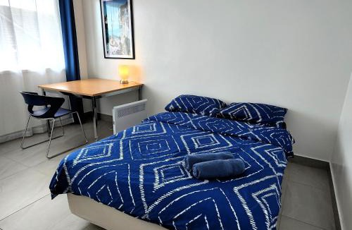 Oak Park Ski Chalet | PROMO! Near Train Station, FREE WIFI!