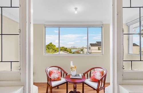 Putney House | Puntey 3-Bedroom Cozy House with Parking & Kitchen