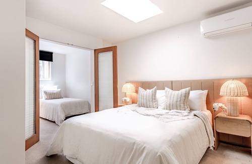 Merimbula Cabin | Pure Indulgence with amazing ocean views