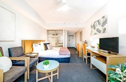 Darwin City Centre Apartment | 'Pure Synergy' Explore Darwin's Riches from Two Separate Apartments