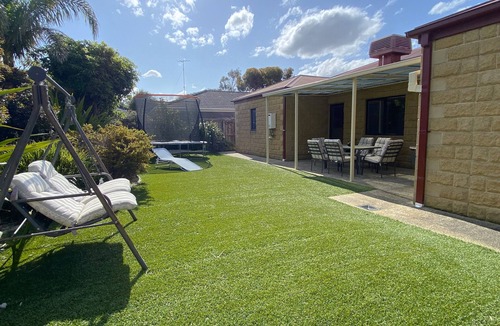 Torquay House | Putt the Sands!