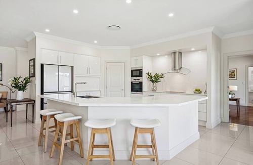 Central Mudgee House | Putta Bucca Manor Poised Poolside Country Living